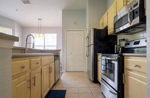 Lindfields Condominio | Amazing View Condo 4 Miles from Disney World with heated pool in Gated Community