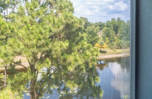 Lindfields Condominio | Amazing View Condo 4 Miles from Disney World with heated pool in Gated Community