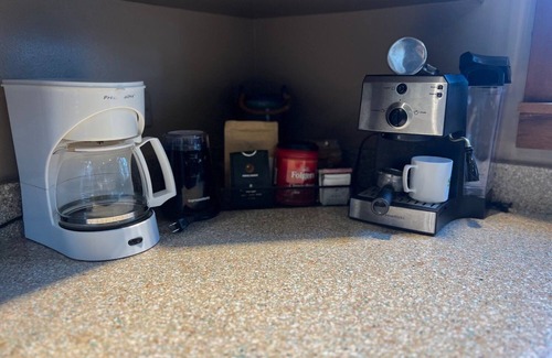 Chinook Casa | AMAZING VIEW, Waterfront, HOT TUB, Pets OK, Enclosed Yard (Bliss)