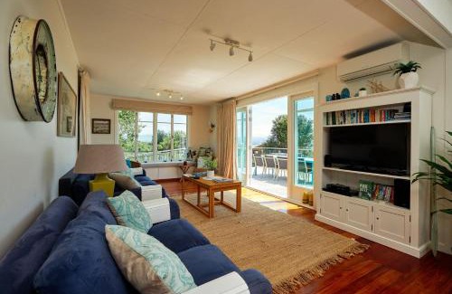 Kaikoura Casa | Amazing Views Large Deck Sunny