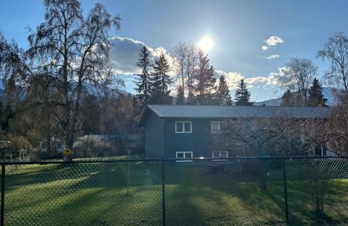 Golden Apartamento | Amazing Views, Northern Lights, Stargazing Entire Guest Suite in Golden, BC Canada