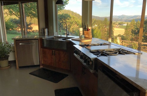 Fort Jones Casa | impresionantes vistas del valle y las montañas