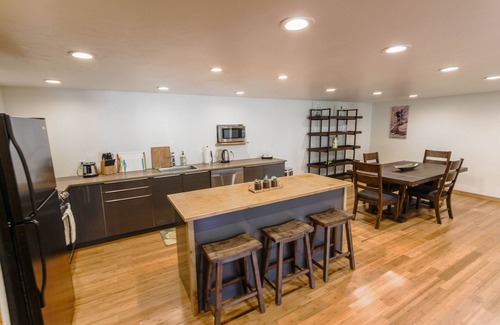 Gardiner Apartamento | Impresionante vista del parque de Yellowstone y el río. 1/2 milla de la entrada de North Park