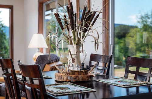 Ariel Casa | Vistas increíbles en acres privados con camino a Creek, 10 minutos al lago Merwin, gran base para St. Helens