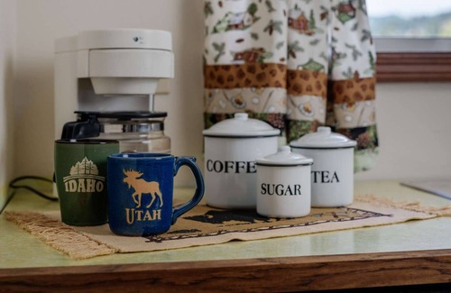 Ariel Casa | Vistas increíbles en acres privados con camino a Creek, 10 minutos al lago Merwin, gran base para St. Helens