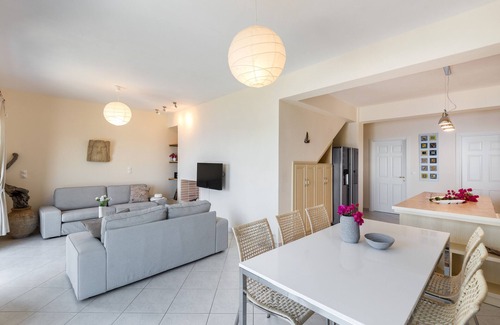 Livadi Villa | Impresionante costura vista y un entorno tranquilo