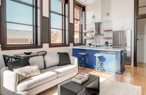 Noble Square Apartamento | Amazing West Town 2BR w/ W/D, Gym & Rooftop nr Downtown, by Blueground