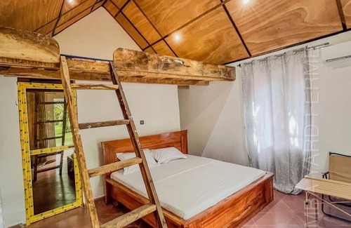 Ahozon Otro | AMBA YARD