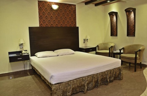 Lahore Hotel | Ambassador Hotel