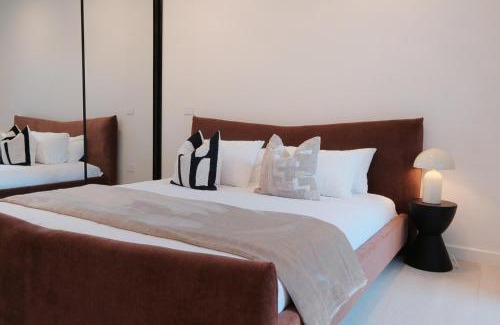 Burwood Apartamento | 'Amber' 1 bedroom apt in Burwood with free parking