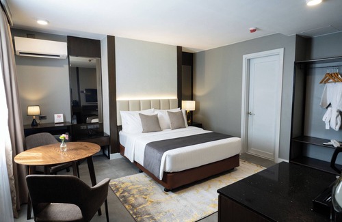 Capitol Site Hotel | Amber Hotel - Cebu