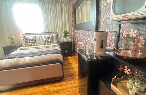 North Ironbound Casa | Amelia Suites Newark – Cozy stay with AC, Wi-Fi & NYC access!