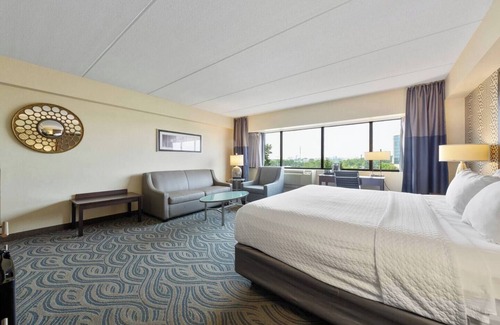South Loop Apartamento | Amenity Rich Spacious King Suite