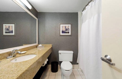 South Loop Apartamento | Amenity Rich Spacious King Suite