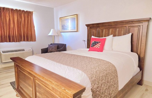 Ozark Hotel | American Inn