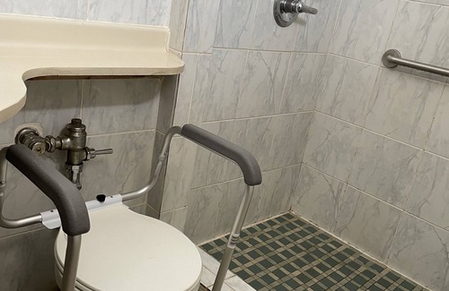 Rock Island Hotel | American Motor Inn