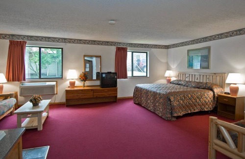 International Falls Hotel | Americas Best Value Inn & Suites International Falls