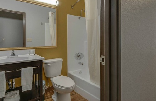 Hayward Hotel | Americas Best Value Inn Hayward