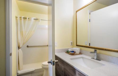 Santa Rosa Hotel | Americas Best Value Inn Santa Rosa, CA