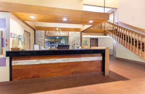 Elkhorn Hotel | AmericInn by Wyndham Elkhorn Near Lake Geneva