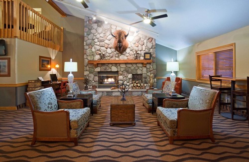 Grafton Hotel | AmericInn by Wyndham Grafton