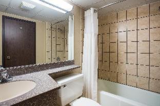 Janesville Hotel | AmericInn by Wyndham Janesville