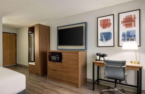 Lincoln Hotel | AmericInn by Wyndham Lincoln South