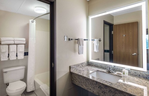 Two Harbors Hotel | AmericInn by Wyndham Two Harbors Near Lake Superior