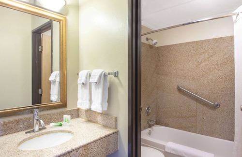 Willmar Hotel | AmericInn by Wyndham Willmar