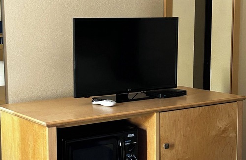 Waverly Hotel | Ameristay Hotel Inn & Suites Waverly