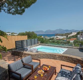 Ammoudara Apartamento | Ammoudara Hill Luxury Apartment with Outdoor Jetted Tub and Heated Pool