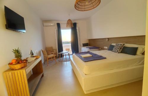 Maragas Cama Y Desayuno | Amodari studios on the beach