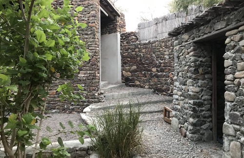 Al Qurayyah Chalet De Esquí | Among the Mountains