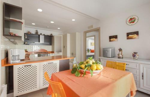 Sant'Agata sui Due Golfi Villa | Amore Rentals - Villa Il Noce