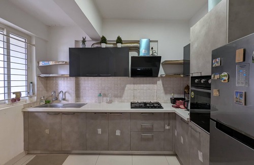 Krishnarajapura Apartamento | Amore Retreat - 2 BHK Luxury Apartment with Gym & Swimming Pool