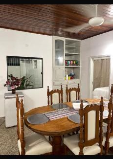 Fernando De La Mora Apartamento | Amplia casa, patio y quincho a minutos de la capital