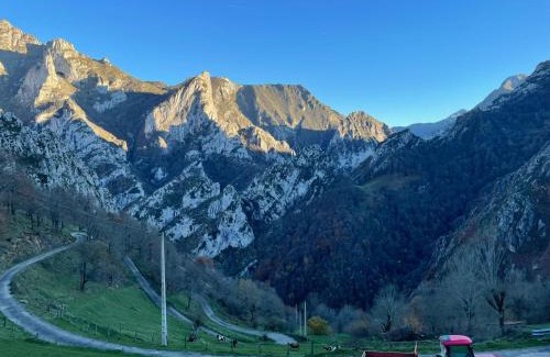 Cangas de Onís Apartamento | Amplio Loft con plaza de garaje