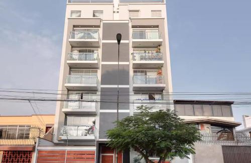 La Victoria Apartamento | Amplio y Familiar 3BR de 3 pisos. Smart Home