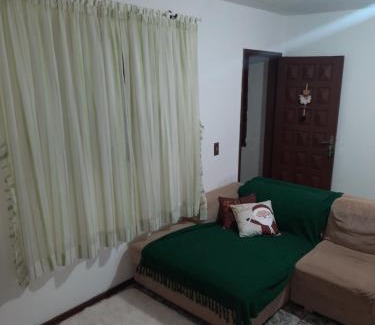Praia de Leste Apartamento | Amplo apartamento próximo ao mar, Praia de Leste