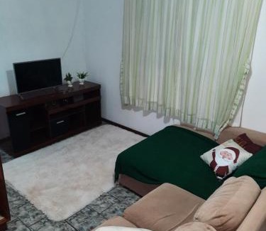 Praia de Leste Apartamento | Amplo apartamento próximo ao mar, Praia de Leste
