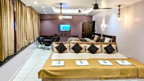 Mavalli Hotel | Amrut Inn