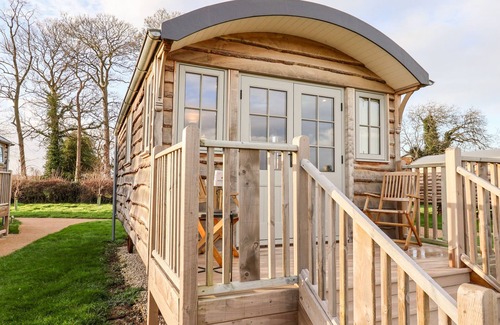 Ryther Cabaña | AMY JOHNSON, romantic, with a garden in Tadcaster