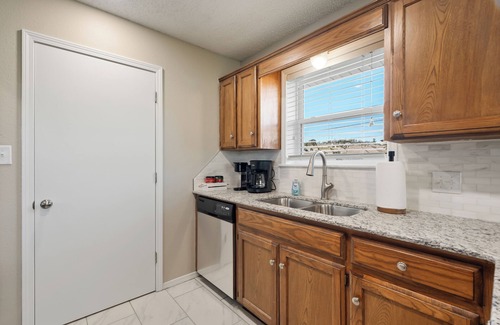 Van Buren Casa | Amy Ln-Newly Remodeled Home w/Outdoor Dining Area