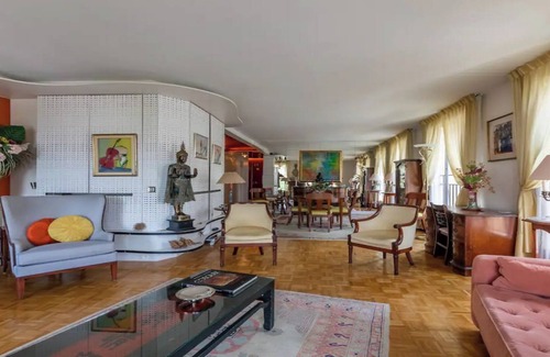Les Iles Apartamento | AN Exclusive Location With AN Impeccable Decoration FOR Parisian Feel