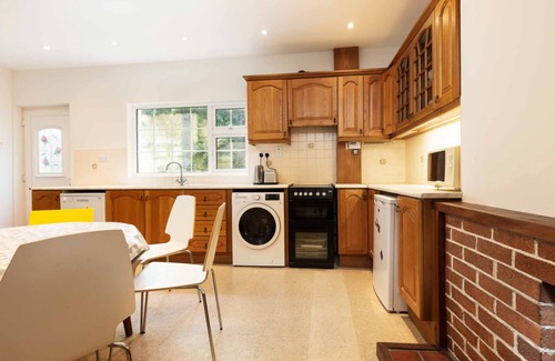 Dingle Casa | An Searrach Holiday Home Dingle by Interhome