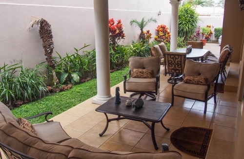 Ciudad Cariari Casa | Ana's Place: Casa de lujo para 10