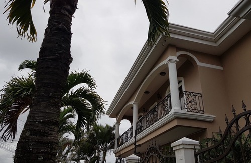 Ciudad Cariari Casa | Ana's Place: Casa de lujo para 10