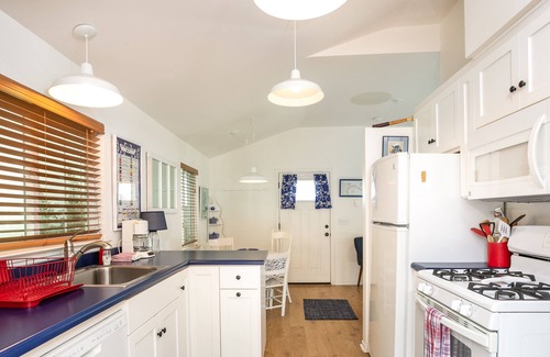 Eastside Santa Cruz Casa | Anchor's Away: ¡a menos de 50 yardas de la playa de Twin Lakes!