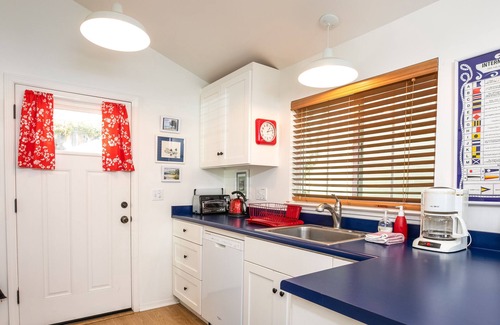 Eastside Santa Cruz Casa | Anchor's Away: ¡a menos de 50 yardas de la playa de Twin Lakes!