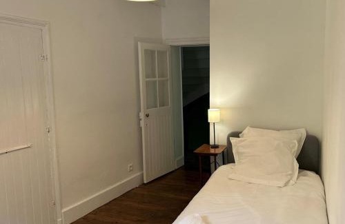 Jaligny-sur-Besbre Casa | Ancienne cure rénovée, charme et confort modernes - FR-1-489-459